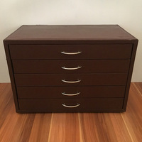 Valise à lunettes, vitrine à lunettes, présentoir à lunettes