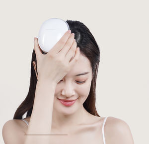 Masajeador eléctrico para el cuero cabelludo de diseño moderno de alta calidad EMS, masajeador portátil para la cabeza y el cuerpo con luz roja y color personalizado - Product Image 4