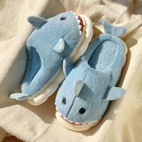 Mignonnes pantoufles en coton en forme de requin de dessin animé, antidérapantes, à semelle souple, pour enfants, filles, bébés garçons, chaussures d'intérieur chaudes en peluche pour l'hiver, Kawaii