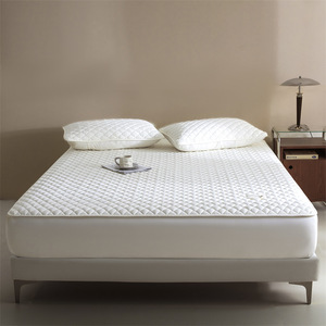 Fan Yu Quilted <b>Fitted</b> <b>Sheet</b> 1.8m Full Coverage Mattress Cover Dustproof Solid Color Chemical Fiber Twill Quilting - Product Image 3