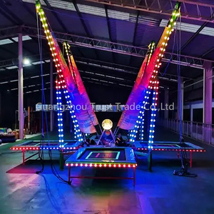 Équipement de divertissement <span class=keywords><strong>Trampoline</strong></span> électrique gonflable pour <span class=keywords><strong>4</strong></span> personnes <span class=keywords><strong>Trampoline</strong></span> de saut à l'élastique - Product Image 4