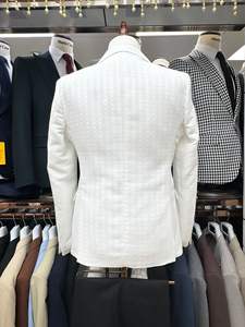 Abito <span class=keywords><strong>da</strong></span> sposo bianco jacquard 3 pezzi, giacca, gilet e pantaloni, completo elegante <span class=keywords><strong>da</strong></span> uomo per occasioni speciali. - Product Image 2