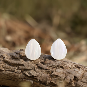 Boucles d'oreilles clous classiques et tendance en forme de goutte d'eau, plaquées or, bijoux religieux en alliage avec perle et coquillage comme pierres principales, idéales pour les fêtes - Product Image 3
