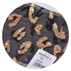 Giá Tốt Tulle Sparkly Đảng Thêu Sequined Lưới Vải Dệt Kim Ren <span class=keywords><strong>Net</strong></span> Tulle Bling Cá Quy Mô Vải Cho Ăn Mặc Bán - Product Image 1