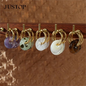 Pendientes de Aro Huggies de Acero Inoxidable Chapados en Oro de 18K con Flores, Dijes de Piedra de Jade Rosa Perla, Accesorio Unisex de Moda para Fiestas - Product Image 1