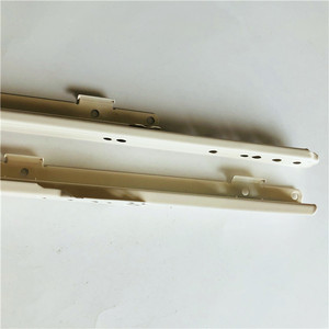 Chất lượng cao kem màu Châu Âu loại kẹp một ngăn kéo Runner với POM bánh xe - Product Image 4