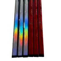 Fabricant de bâtons de hockey sur glace en fibre de carbone à intégration verticale, OEM/ODM complet, étiquette privée personnalisée, vente en gros en vrac, légers
