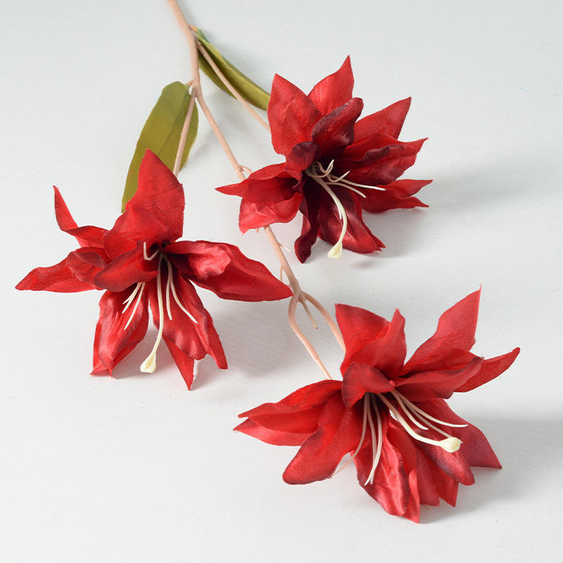 3 tête soie tissu lys rouge