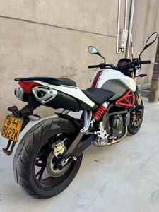 Benelli TNT 600i 600cc, moto naked à refroidissement liquide 4 cylindres, système ABS <span class=keywords><strong>Bosch</strong></span>, suspension réglable, sportive et urbaine - Product Image 2