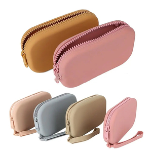 Pochette en silicone pour bonbons, fermeture éclair lisse, poignée souple, étui pour écouteurs, organiseur de portefeuille, trousse de maquillage personnalisée, sac de voyage pour cosmétiques - Product Image 1