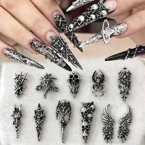 10 Pezzi Decorazioni per Unghie Gotiche in Metallo Teschio Ragno Ala Lancia <span class=keywords><strong>Borchie</strong></span> 3D Punk Scuro Halloween per Manicure - Product Image 1