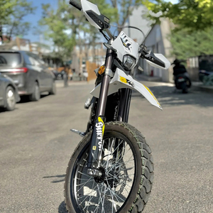 Surron ultra Bee <span class=keywords><strong>ENDURO</strong></span> E-BIKE วิบากมอเตอร์ไซค์ออฟโรด12.5W 74V 55Ah มอเตอร์ขนาดกลางสำหรับผู้ใหญ่ - Product Image 4