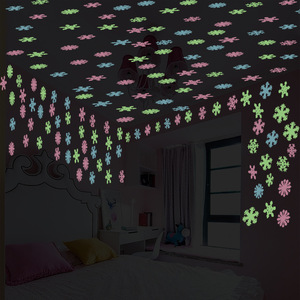 Pegatinas de pared con forma de copo de nieve que brillan en la oscuridad, autoadhesivas fluorescentes de plástico para decoración del hogar, coloridas, rosa, verde, azul - Product Image 2