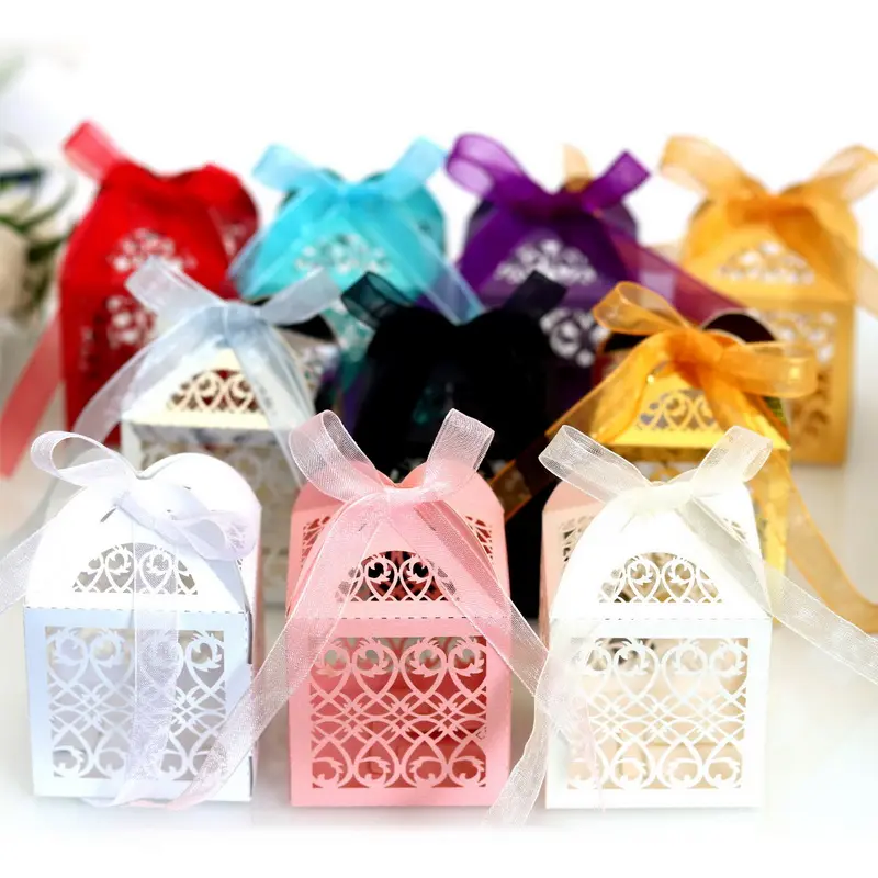 窓の花レーザーカットキャンディーボックス甘い包装結婚式の好意チョコレートギフトボックス