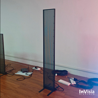 Panneau LED transparent InVisia à 90 %, panneau en maille sur pied, haute luminosité 5000 nit, contraste ultra-élevé 9000:1, pixel 3,91/6,25 mm