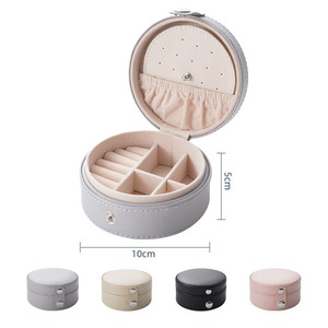 Boîte à bijoux portable en cuir, forme ronde, boîte de rangement pour bijoux, boîte organisatrice de bijoux personnalisée - Product Image 5