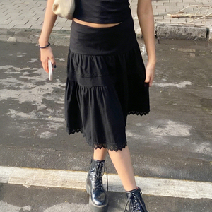 Falda de color liso con corte ajustado y encaje estilo dulce y femenino – Falda midi informal - Product Image 3