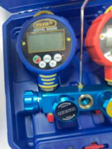 4-वे एयर कंडीशनिंग डिजिटल मैनिफोल्ड गेज सेट ऑटोमोटिव होम एचवीएसी डायग्नोस्टिक रेफ्रिजरेंट चार्ज मीटर R134A R410A - Product Image 4