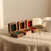 Schwarze Walnuss Lasergravierte Quadratische Holz-Schmuckbox Ringgeschenkbox Verpackung Heiratsantrag Paargeschenk Modell
