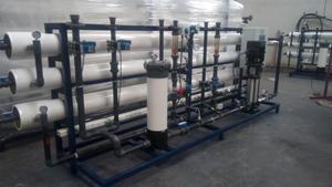Sistema de Desalinización de Agua de Mar por Ósmosis Inversa Automático I-save de 150m3/día con PLC y Bomba para Uso en Islas, Agua Potable - Product Image 5