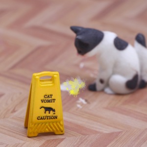 Miniatura Casa delle Bambole Xinchen: Segnale di Avvertimento Pavimento Scivoloso, Accessorio Scena Vomito Animale Domestico BJD - Product Image 4