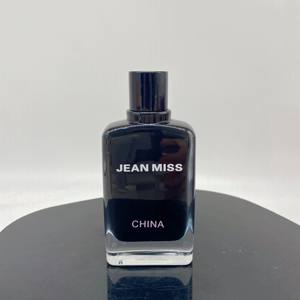 Perfume Unisex Elegante para Eventos Formales, Aroma Floral de Larga Duración en Spray para Hombres y Mujeres - Product Image 6