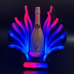 RICHSHINING ผู้จัดจำหน่าย ชั้นวางไวน์สีสันสดใสพร้อมโลโก้สั่งทำพิเศษ JW VIP Glorifier ไฟนีออน LED สำหรับโชว์ขวดเครื่องดื่มในไนท์คลับและบาร์ - Product Image 1