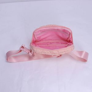 สายสะพายไนลอนแบบปรับได้สำหรับกระเป๋าคาดเอวแบบควิลท์  กระเป๋าพัฟฟี่ลายตัวอักษร  ปิดด้วยซิป  กันน้ำ สำหรับทุกเพศ - Product Image 6