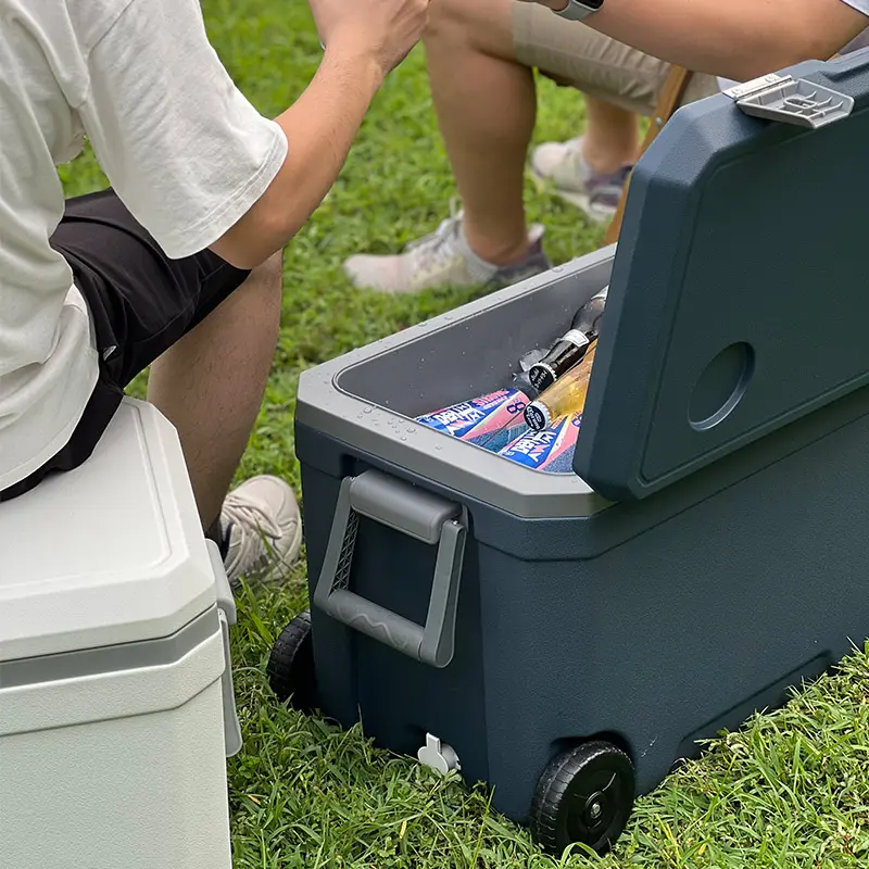 Caja de enfriador de hielo de plástico duro de 45L para latas y alimentos que se mantienen frescos