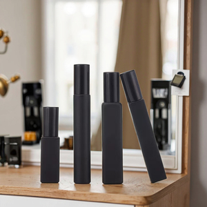 Venta al por Mayor de Frascos de <span class=keywords><strong>Perfume</strong></span> Rectangulares Vacíos de Vidrio Negro Mate de 10 ml, Envases Cosméticos Cuadrados con Roll-on y Serigrafía - Product Image 3