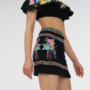 กระโปรงผู้หญิงดีไซน์ใหม่ OEM สำหรับฤดูร้อน สไตล์โบฮีเมียน ปักลายดอกไม้ ผ้าฝ้ายบุซับใน กระโปรงสั้น - Product Image 2