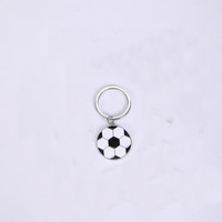 Porte-clés mousqueton en peluche en forme de ballon de football, pendentif souvenir 3D rond, tendance mode, cadeau d'anniversaire