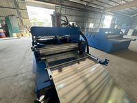 Machine de formage à froid pour plaques inférieures de charpentes en acier léger galvanisé de 0,3 à 0,7 mm pour la construction