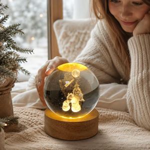 Pronta per la Spedizione: <span class=keywords><strong>Sfera</strong></span> di Cristallo K9 Elite con Incisione Laser di Casa nella Foresta e Luna, Base in Legno con Luce LED Calda, Lampada a <span class=keywords><strong>Sfera</strong></span> di Cristallo 3D - Product Image 1
