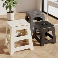Chaise pliante moderne en plastique de taille moyenne pour chambre à coucher, robuste, grande capacité de charge, construction durable, pliage facile, idéale pour hôtels et écoles
