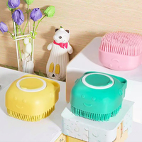 Brosse de Douche pour Animaux de Compagnie en Silicone OEM ODM avec Distributeur de Savon, Brosse de Massage en Plastique pour Chats et Chiens pour Utilisation en Salle de Bain