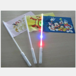 Thiết kế mới bán buôn các sự kiện thể thao Mỹ cờ LED ánh sáng bền mini giá rẻ Tay cờ với ánh sáng - Product Image 4