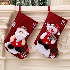 LINGKAI Chaussette de Noël en toile de jute avec décorations 3D en peluche (Père Noël, Bonhomme de neige, Renne, Ours) – Chaussette cadeau à suspendre pour cheminée et décoration de manteau de cheminée - Product Image 3