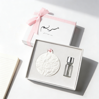 Diffuseur d'huiles essentielles en porcelaine artisanale en forme de fleur, désodorisant suspendu en céramique parfumée pour voiture et armoire, parfum d'ambiance en plâtre