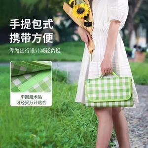 Tapis de pique-nique personnalisé rectangulaire en tissu Oxford imperméable et épaissi pour le camping en plein air, les pique-niques et les sorties printanières - Product Image 3