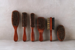 Brosse à barbe de <span class=keywords><strong>barbier</strong></span> ovale personnalisée avec logo, en bois, à poils de sanglier, souple et rigide, pour le rasage, voyage, vente en gros - Product Image 5
