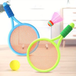 Mini <span class=keywords><strong>raquette</strong></span> de <span class=keywords><strong>badminton</strong></span> et de tennis de table en plastique souple avec poignée en tissu et 2 balles pour enfants - Product Image 1