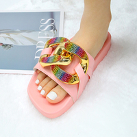 Chaussures de luxe de styliste pour femmes, sandales d'été décontractées à la mode avec chaîne pour l'extérieur, pantoufles à diapositives plates