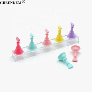Nuevo imán de ajedrez Nail Art Practice Stand Color Nail Display Stand Holder Clear Crystal Nail Practice Base - Product Image 4