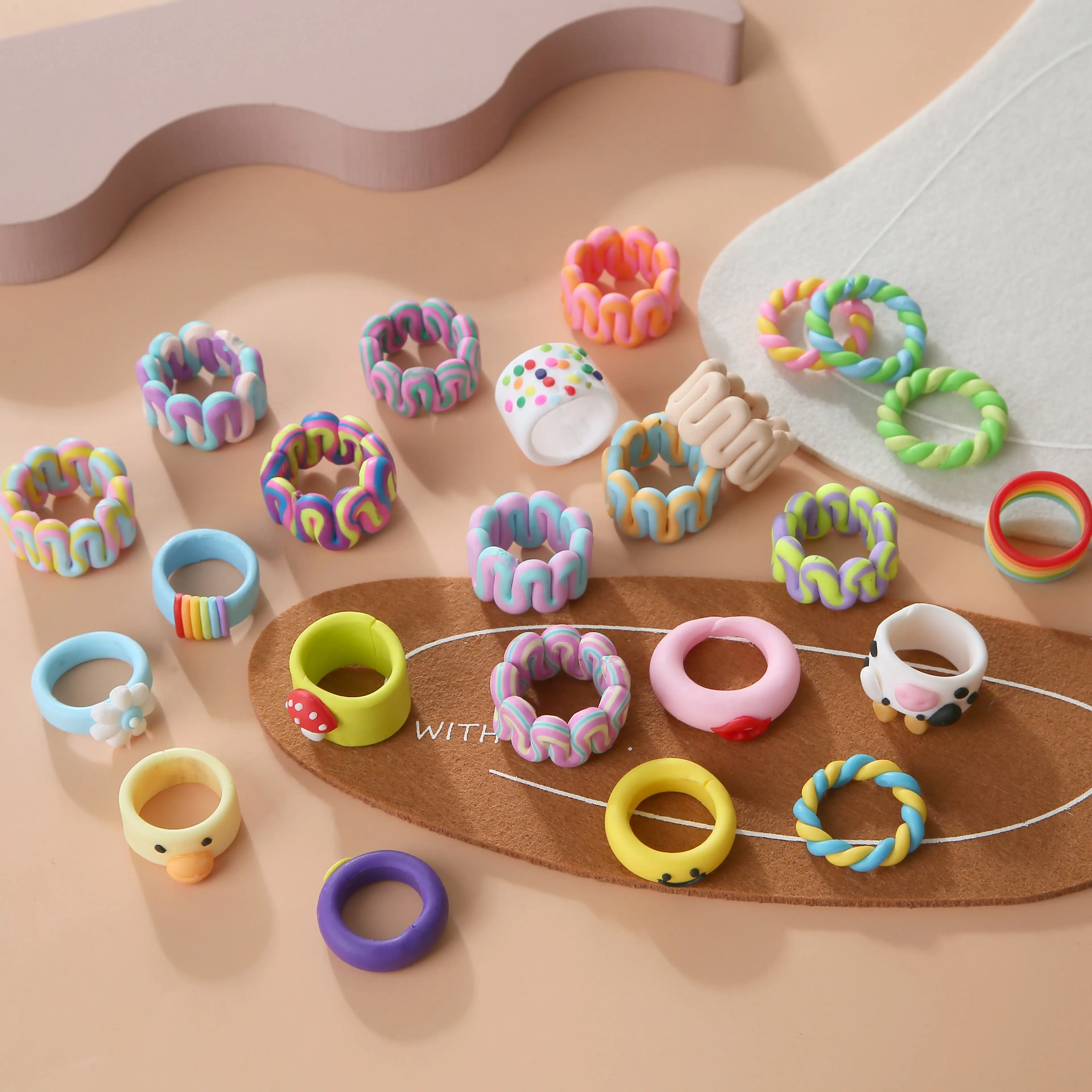 JUHU Fashion cute colorful twist frutas aesthetic lips clay rings mushroom Jewelry Wholesale rainbow animals polymer clay rings