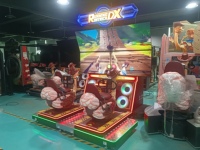 Machine de jeu d'arcade de course d'autruches à monnayeur, en fer et plastique, 2 joueurs, simulateur de course à 4 grands écrans, version anglaise, pour intérieur