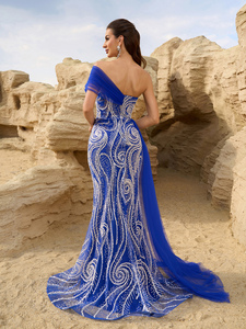 Vestido de Noche Largo de Sirena para Mujer, Color Azul Zafiro, Hombros Descubiertos, Lentejuelas Bordadas, Malla Superpuesta, Corte Ajustado, con Cola de Corte - Product Image 2