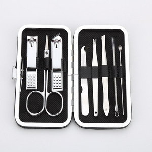 Kit de toilettage classique durable en acier inoxydable 8 pièces pour hommes et femmes, ensemble professionnel de manucure et de pédicure pour la maison et les voyages - Product Image 1