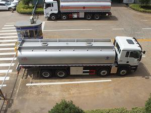 <span class=keywords><strong>Camion</strong></span>-citerne à eau lourd Howo 28 M3, 12 roues, 430 CV, pour la réduction de la poussière et la pulvérisation d'eau - Product Image 3