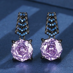Joyería de Moda Ecológica, Cobre Rodio, Zirconia Violeta de la Más Alta Calidad de 14-12 mm, Juego de Anillo y Pendientes con Colgante Morado - Product Image 5